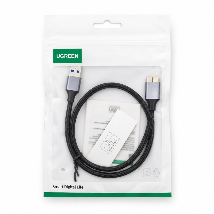 Cable UGREEN 80792 USB-A a Micro-B USB 3.0 de 50 cm, negro trenzado, sobre fondo blanco
